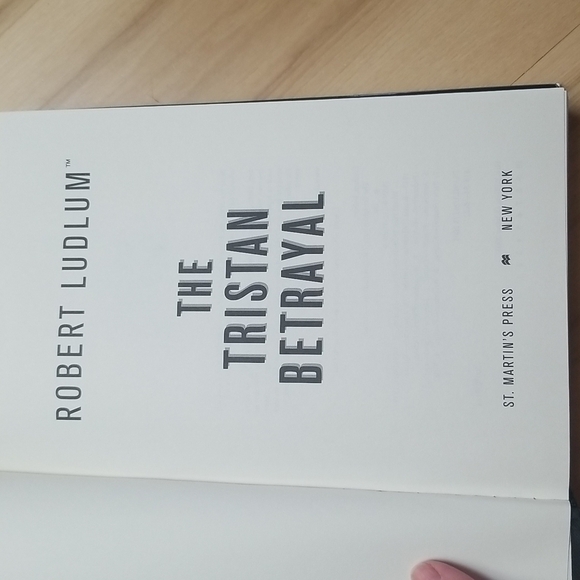 The Tristan Betrayal novel/book by Robert Ludlum - Picture 2 of 6